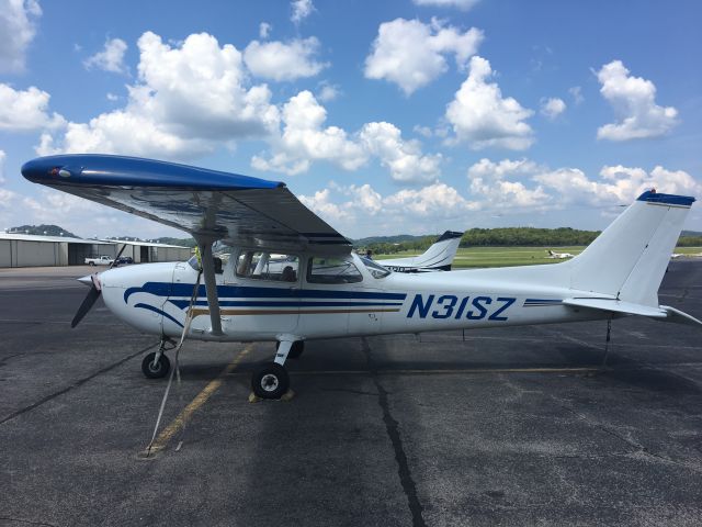 Cessna Skyhawk (N31SZ) - Nashvilles John Tune airport for the total solar eclipse