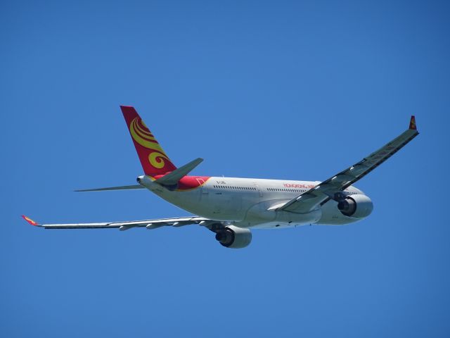 Airbus A330-200 (B-LND)