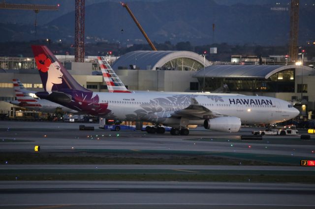 Airbus A330-200 (N388HA)