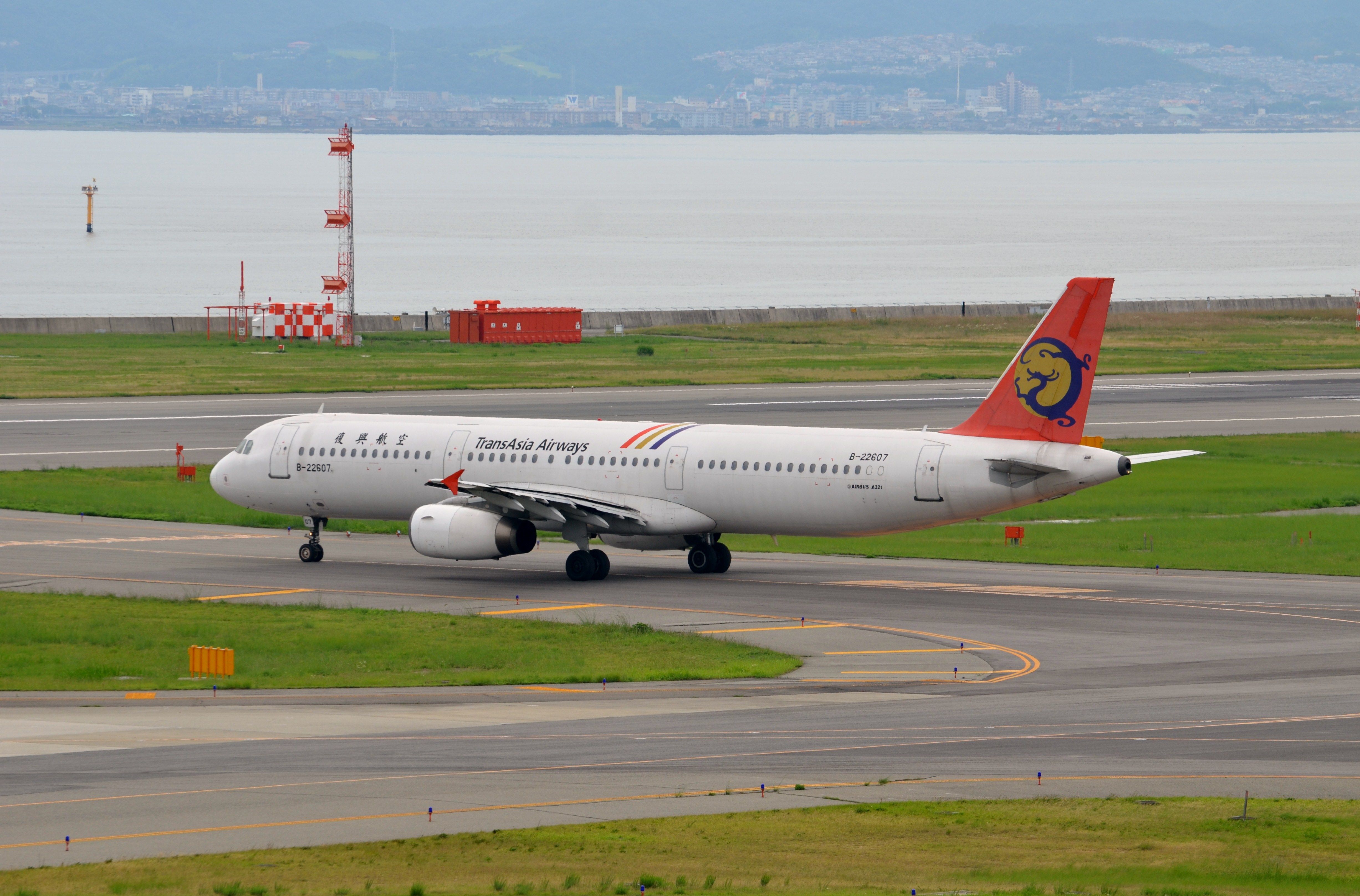 Airbus A321 (B-22607) - Airline: TransAsia Airways (GE/TNA); Airport: Kansai International Airport (KIX/RJBB); Camera: Nikon D7000; Date: 4 July 2012