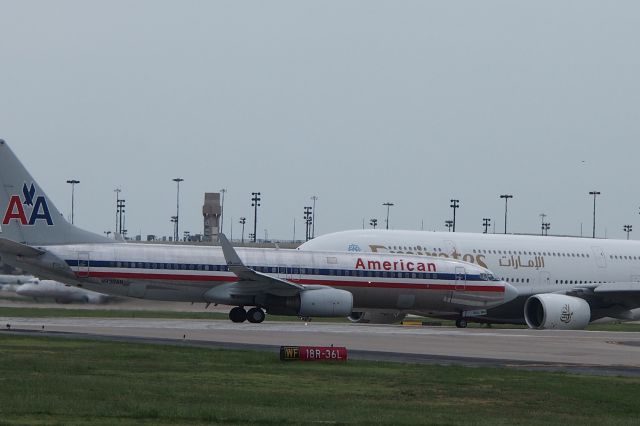 Boeing 737-700 (N930AN)