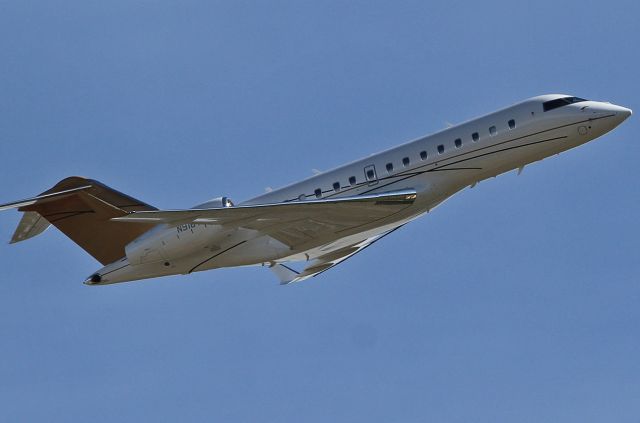 Bombardier Global 5000 (N918TA) - Taking off from the Van Nuys Airport.