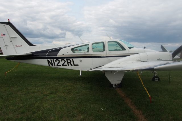 Beechcraft Baron (58) (N122RL)