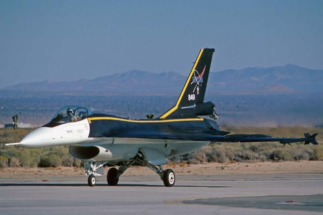 Lockheed F-16 Fighting Falcon (N849NA) - General Dynamics F-16XL N849NA at Edwards Air Force Base on October 10, 1999. It was built as the fifth YF-16A 75-749.