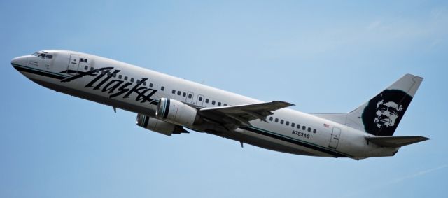 Boeing 737-700 (N755AS) - Alaska Airlines Boeing 737 leaving Portland International Airport Via 10R