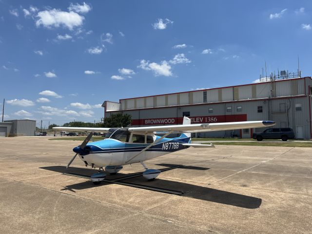 Cessna Skyhawk (N8778B)