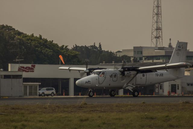 De Havilland Canada Twin Otter (TG-JCE)