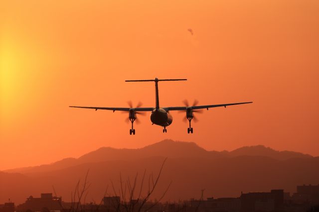 de Havilland Dash 8-400 (JA852A) - April 15th 2021:CTS-HKD.