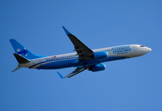 Boeing 737-800 (N881XA) - Hillary departs Cleveland. 09-05-16.