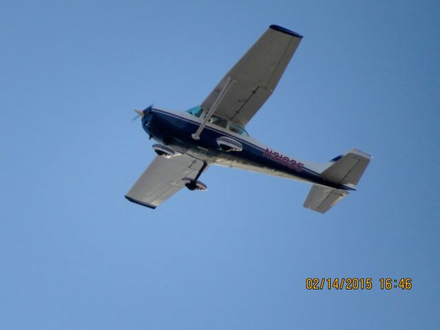 Cessna Skyhawk (N21035)