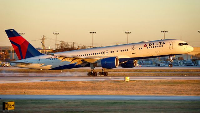 Boeing 757-200 (N666DN) - 22 arrival just before sunset. Earlier photos of this plane show it with winglets, anyone know why they would remove them?