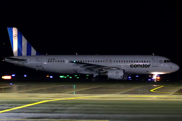 Airbus A320 (LZ-LAK)