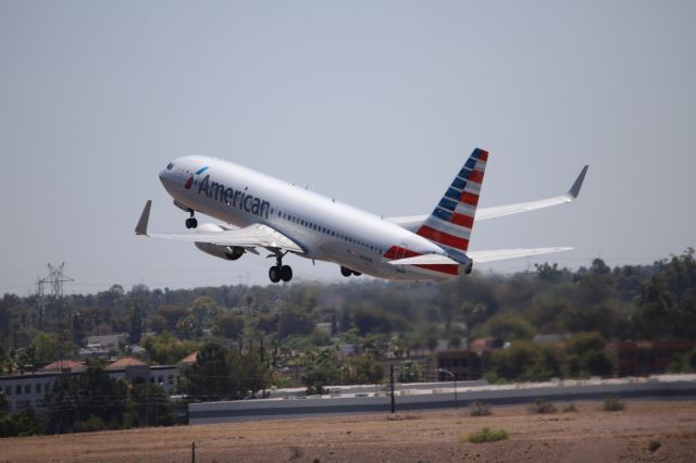 Boeing 737-800 (N960NN)