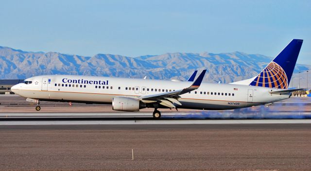 Boeing 737-900 (N37420) - photo Continental Airlines Boeing 737-924/ER N37420 (cn 33457/2535)  Las Vegas - McCarran International (LAS / KLAS) USA - Nevada, December 24, 2010 Photo: Tomas Del Coro