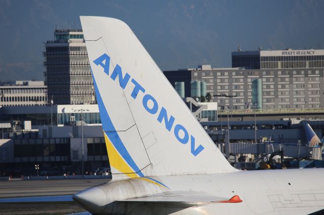 Antonov An-124 Ruslan (UR-82008)