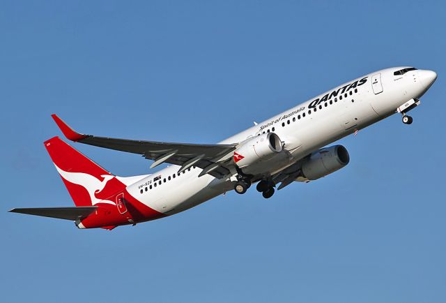 Boeing 737-800 (VH-XZG) - QANTAS BOEING 737-838 - REG VH-XZG (CN 39371/4477) - ADELAIDE INTERNATIONAL AIRPORT SA. AUSTRALIA - YPAD (25/4/2015)