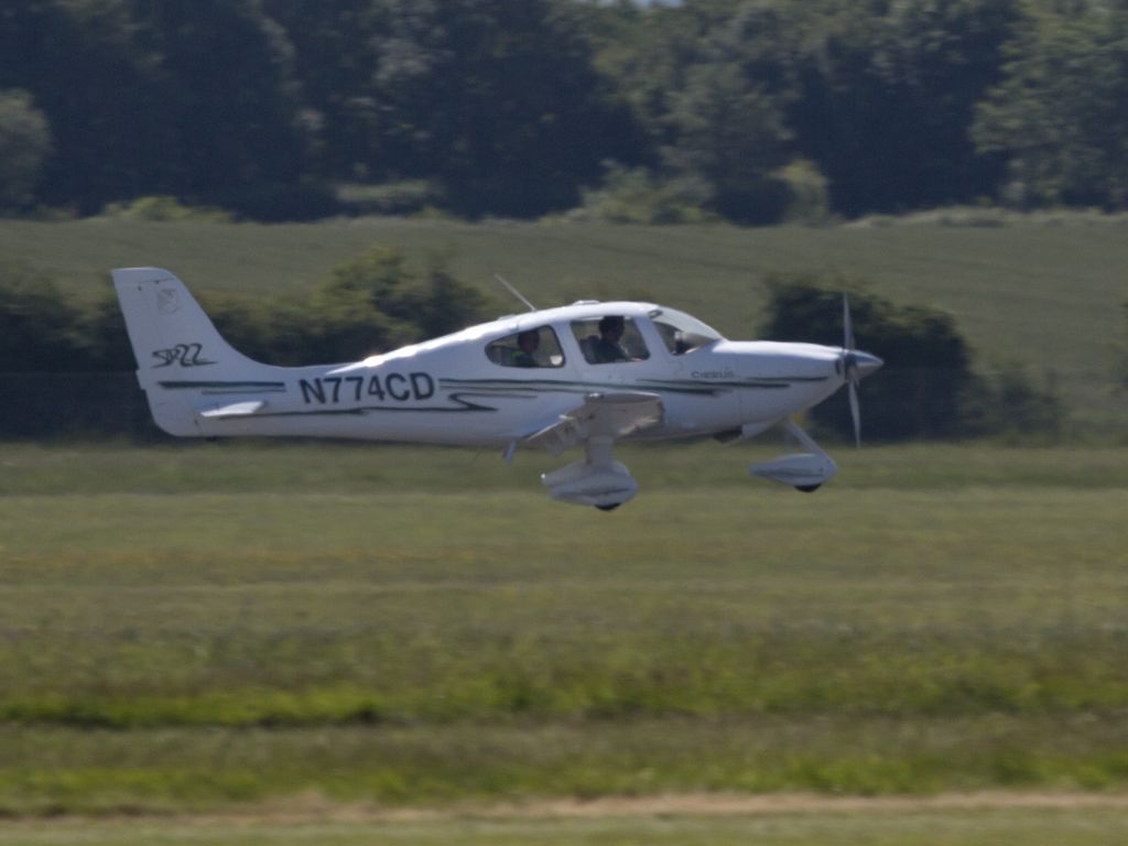CHAMPION Decathlon (N774CD) - Take off runway 23.