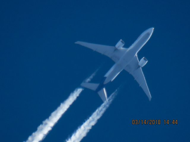 BOEING 777-200LR (N880FD)