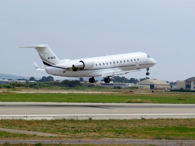 Canadair Regional Jet CRJ-200 (M-ANTA)