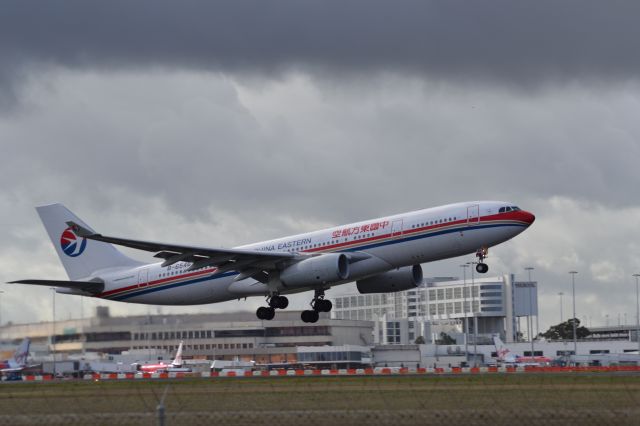 Airbus A330-200 (B-6546)