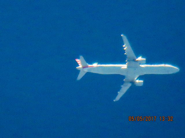 Airbus A321 (N199UW)