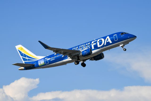 Embraer 170/175 (JA13FJ) - 2022.7.2 FDA307 NKM→FUK