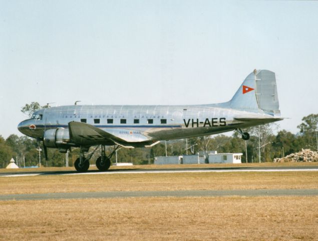 Douglas DC-3 (VH-AES)