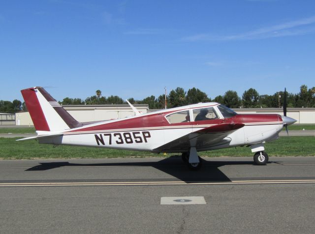 Piper PA-24 Comanche (N7385P) - Taxiing to RWY 24