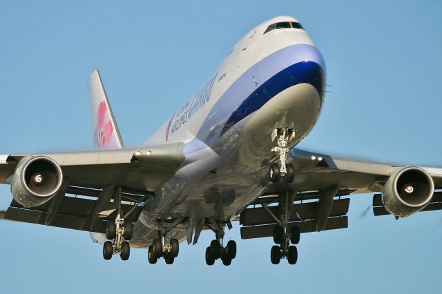 — — - A China Airlines Cargo Boeing 747 on short final to LAX.