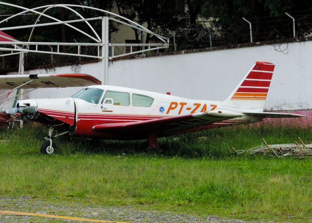 Piper PA-24 Comanche (PT-ZAZ)