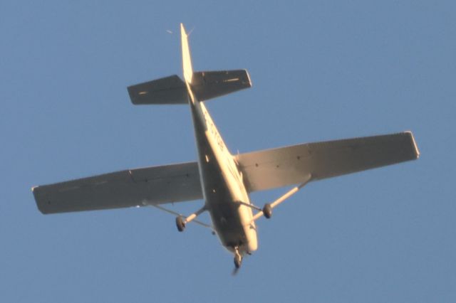 Cessna Skyhawk (C-GYQB) - C-GYQB Cessna Skyhawk 172 R Altitude 1040 Mètres. Vitesse 226 Km/H. Survolant le fleuve St-Laurent QC. à Lavaltrie Le 09-11-2024 à 15:44.