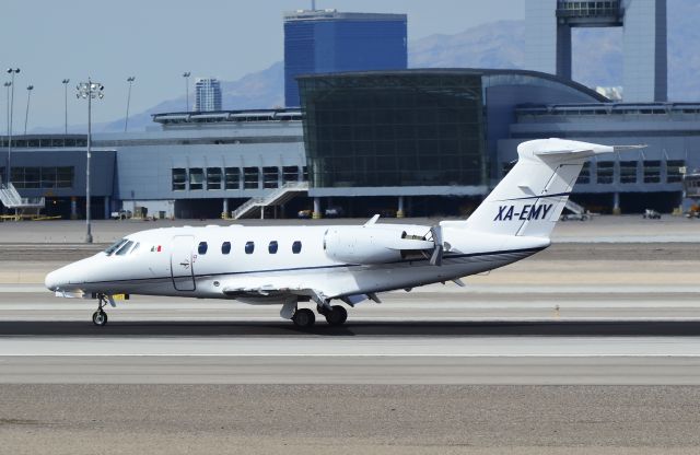 XA-EMY — - XA-EMY Cessna 650 Citation VII c/n 650-0228 - McCarran International Airport, Las Vegas - TDelCorobr /September 12, 2013