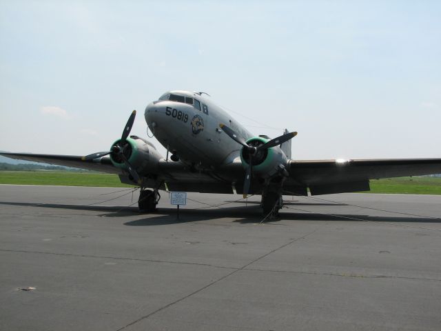 Douglas DC-3 (N229GB) - The DC-3!  (at MAAM, Reading)