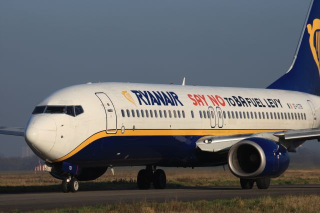 Boeing 737-800 (EI-CTB)