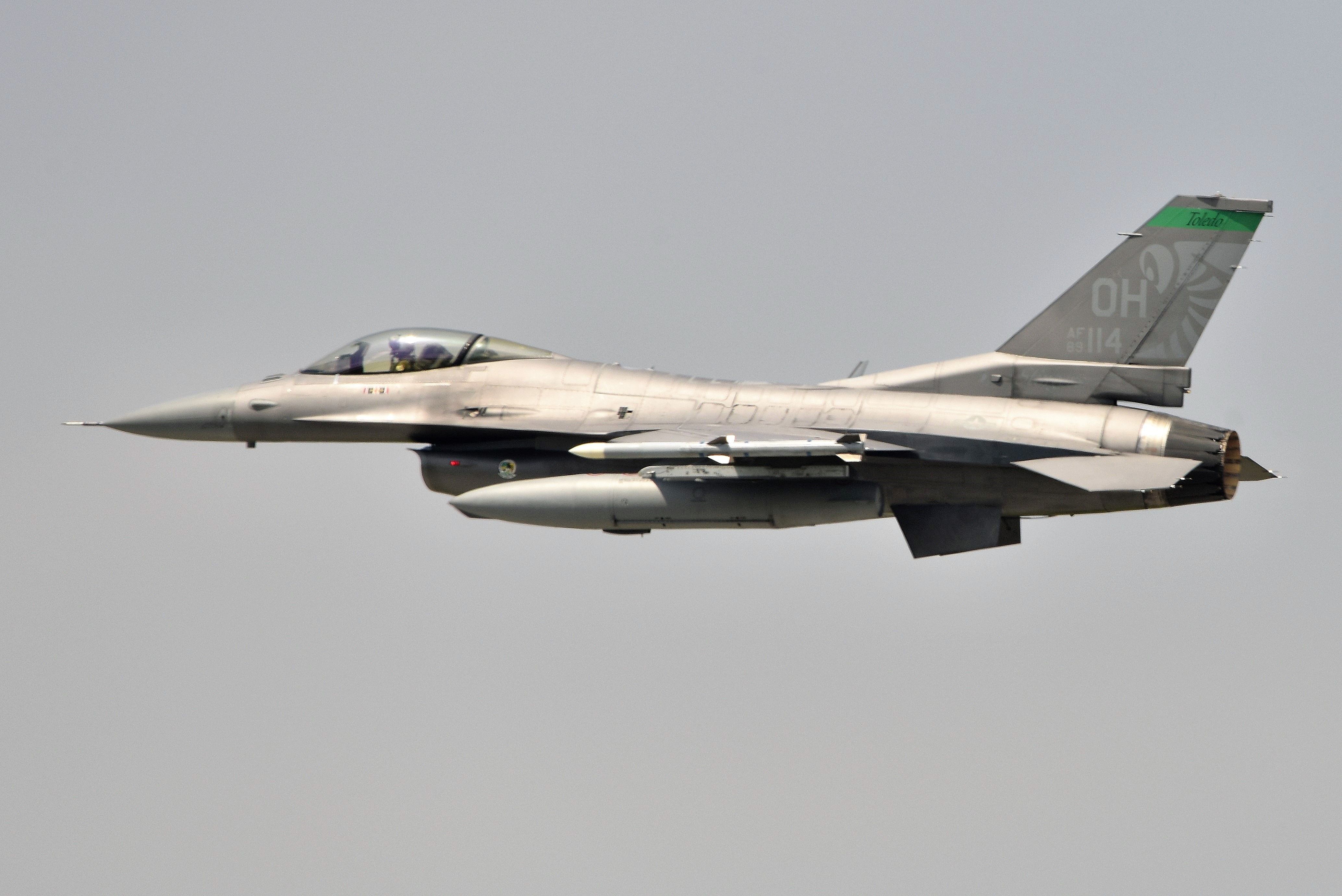 Lockheed F-16 Fighting Falcon — - 06-14-22