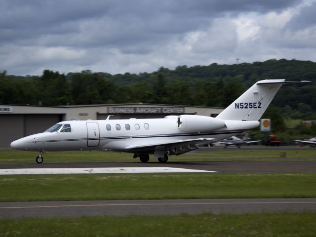 Cessna Citation CJ3 (N525EZ)