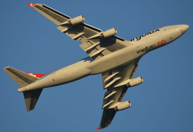 Boeing 747-400 (LX-OCV) - Showing his belly today 