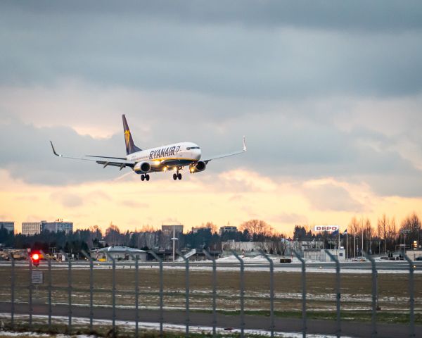 Boeing 737-700 (EI-ENM) - 20/12/2021