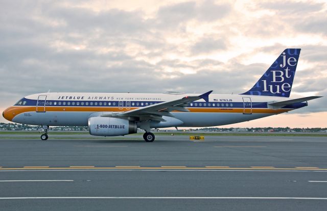 Airbus A320 (N763JB) - Retro - New York International