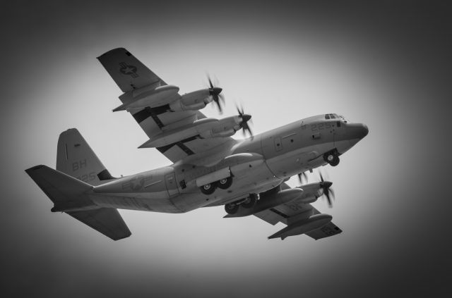 Lockheed C-130 Hercules (BH9225)