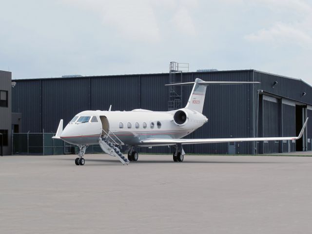 Dassault Falcon 7X (N300CR)