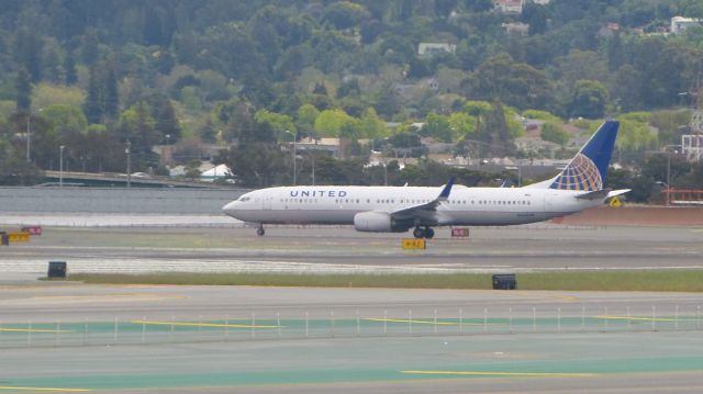 Boeing 737-900 —
