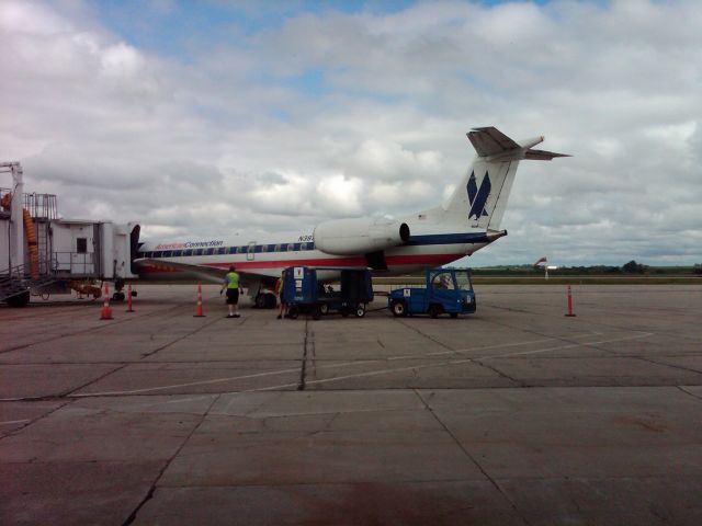 Embraer ERJ-135 (N381SK)