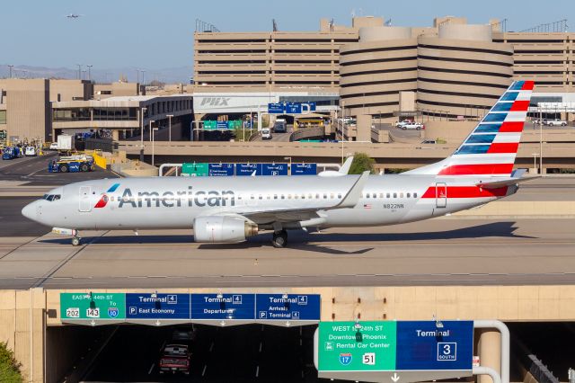 Boeing 737-800 (N822NN)