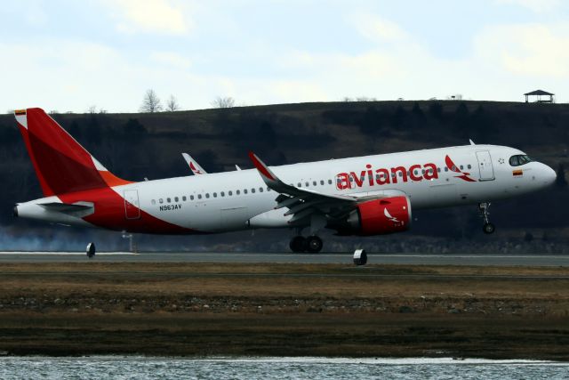 Airbus A320neo (N963AV)