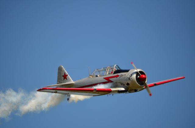 North American T-6 Texan (C-FSPC) - Damn fine T6, love the colors, great show.