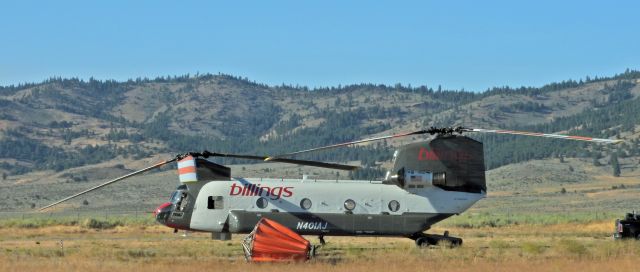 ASAP Chinook (N401AJ) - At the Portola Airport near the "Walker Fire"