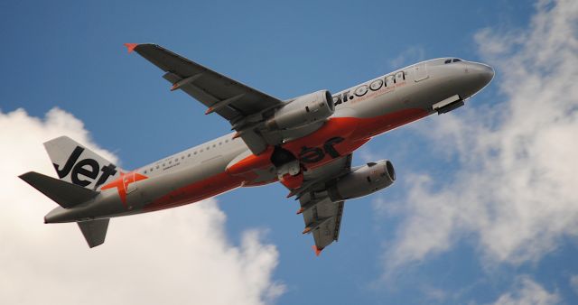 Airbus A320 (VH-VFF)