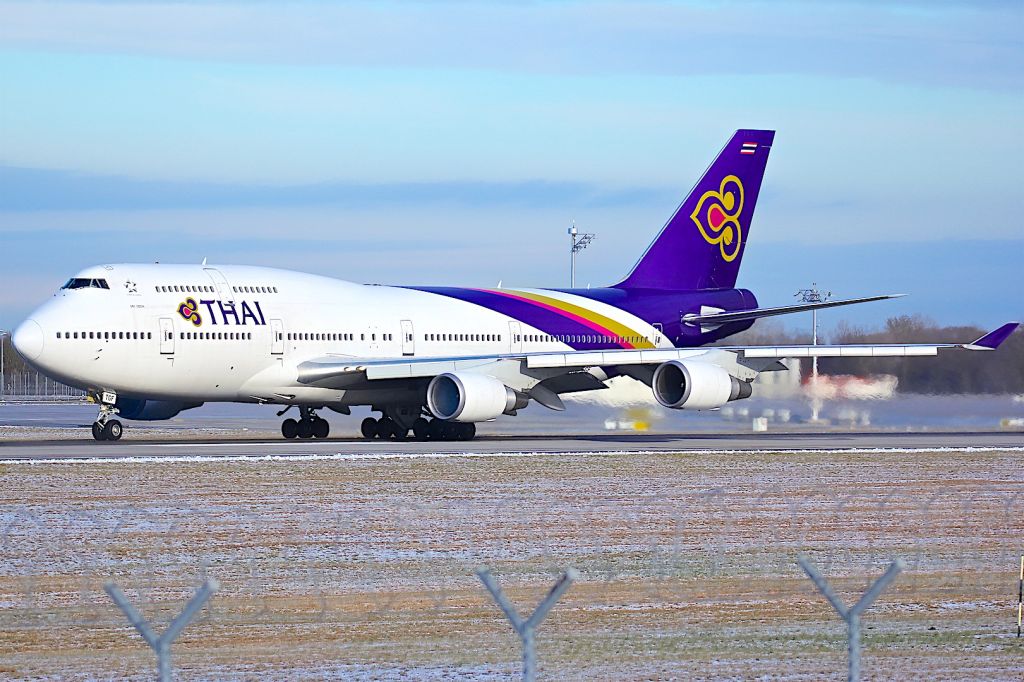 Boeing 747-400 (HS-TGF)
