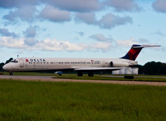 McDonnell Douglas MD-88 (N935DL)